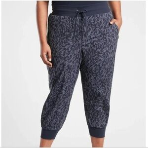 Athleta Trekkie North Printed Crop 23’ Jogger Plus Size 20